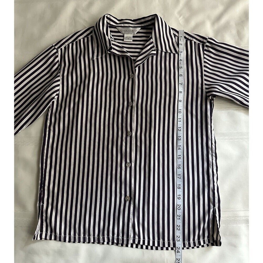 Vintage 100% Silk Casual Corner Womens Top Size XS Black White Stripe Button-Up - Picture 10 of 15